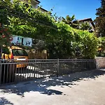 公寓 Dasek Apartment, Near Sea&centre 奈维斯