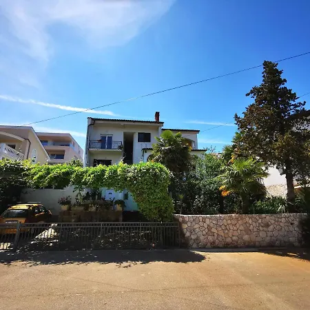 Dasek Apartment, Near Sea&centre Njivice